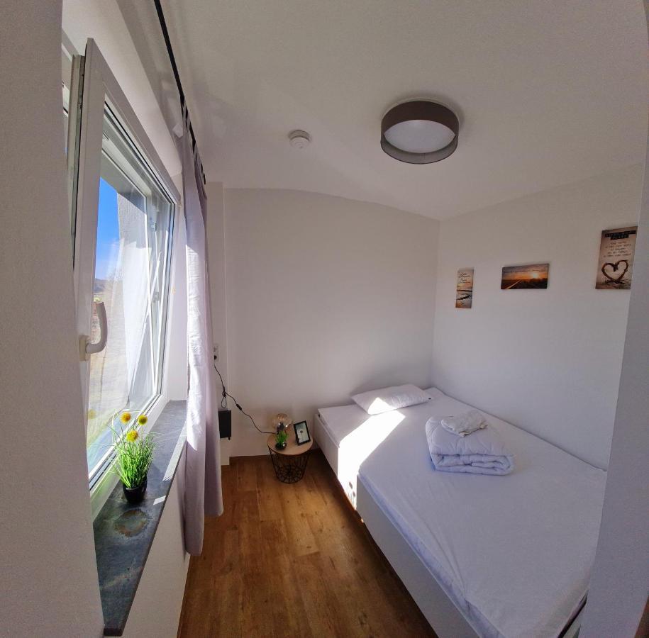 Moderne Wohlfuehlferienwohnung In Hildburghausen Luaran gambar